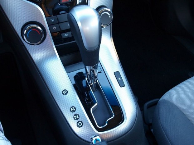 Kézzel is kapcsolható, de jobban járunk, ha hagyjuk dolgozni az automatát