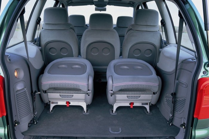 Új családi autó a Volkswagentől 9 | Vezess Kivehető ülésekkel készült az első széria