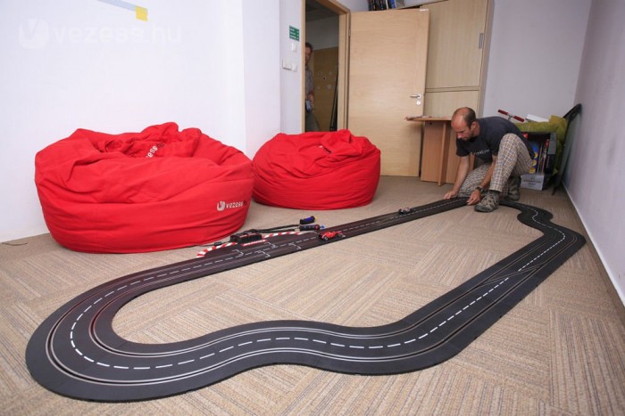 Vezettük: McLaren F1, Ferrari F2007 1:32 6 | Vezess Készül a helyigényes autópálya