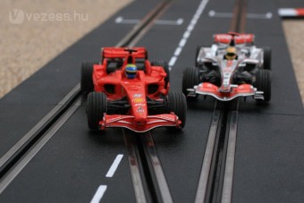 Vezettük: McLaren F1, Ferrari F2007 1:32