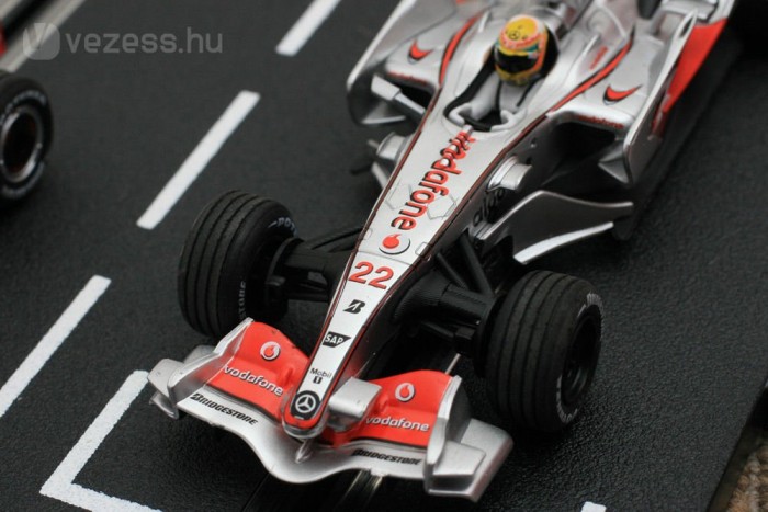 Vezettük: McLaren F1, Ferrari F2007 1:32 10 | Vezess Apró, gondosan kidolgozott részletek vannak az autókon