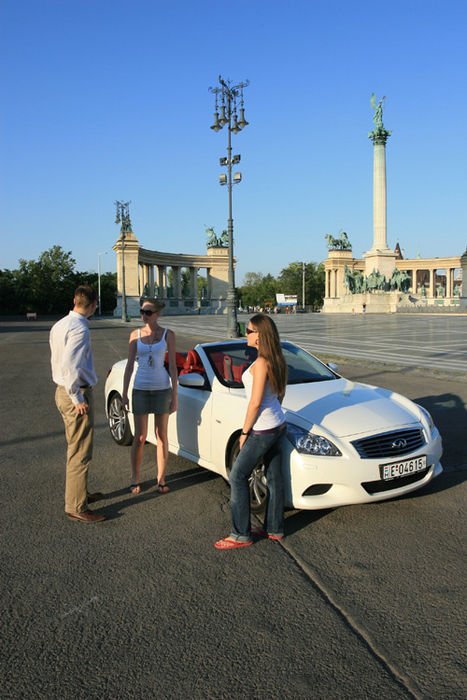 A lányok Porschének hitték, de már tudják: nem mind Porsche, ami szép, erős, nyitott és nagyon drága