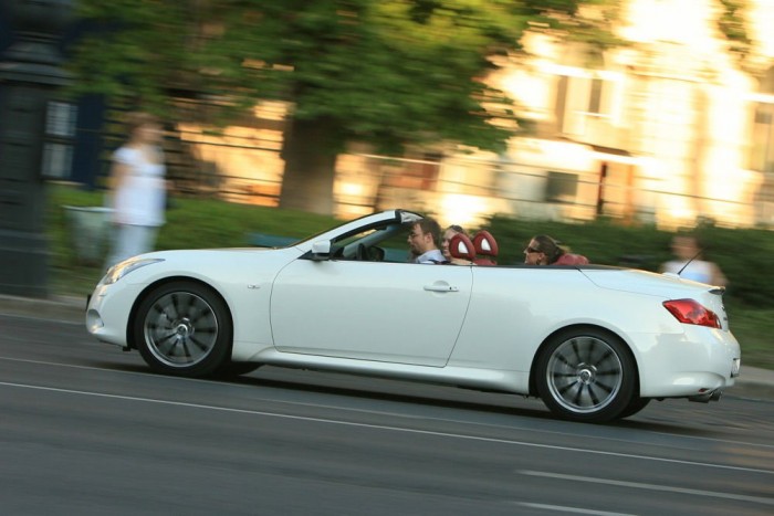 Hangja és ereje tébolyító, de a G messze nem sportautó