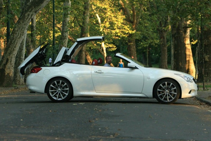 Fél percig tart a nyitás és a zárás