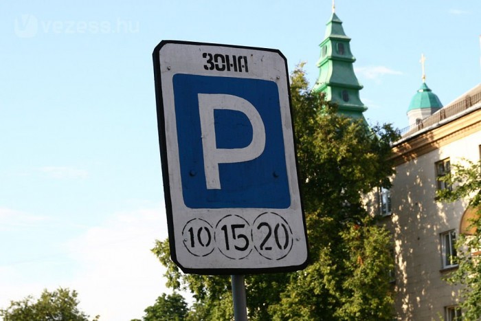 Fizetős parkoló a világ végére is nagyon kell