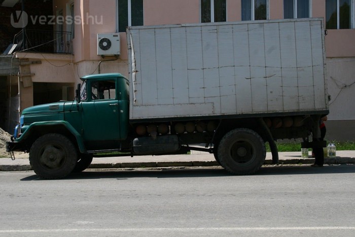 Az a sok palack mind gázt rejt magában