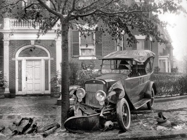 Akkoriban még nem létezett gyűrődőzóna, ami programozottan lassíthatta volna a karosszériát