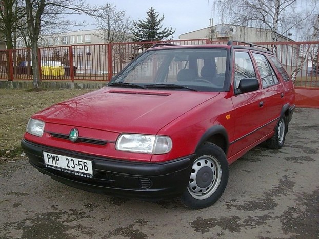 Félig Skoda, félig Volkswagen: a Felicia büszkén viselte a VW system feliratot