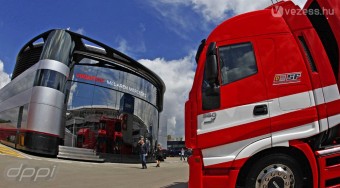 A McLaren túlszárnyalná a Ferrarit