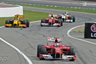 F1: A Ferrari Alonsónak adta a győzelmet 26