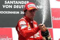 Vettel örül, hogy a Ferrarit cincálják 29