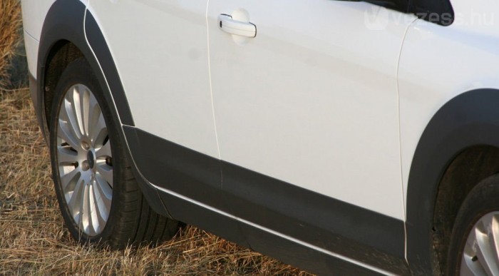 Mit lehet kihozni egy Focusból? 12 | Vezess Kár, hogy csíkban elővirít az eredeti szín