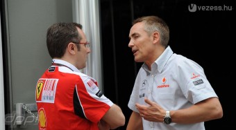 A McLaren-főnök elbeszélget a Ferrarival