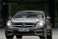 Bekeményített a Mercedes luxuskupéja 12