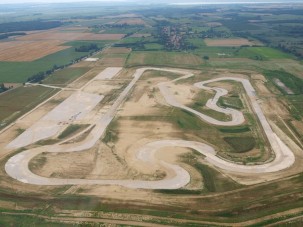 Teszt: a félig kész Balatonring