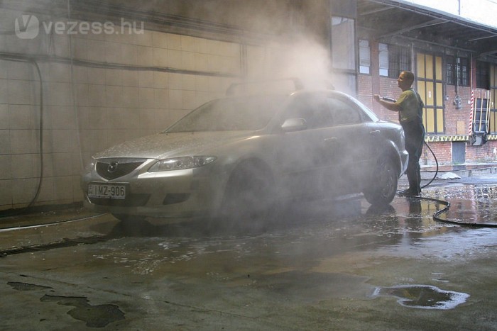 Szervizbe mégsem állíthat be az ember retkes autóval