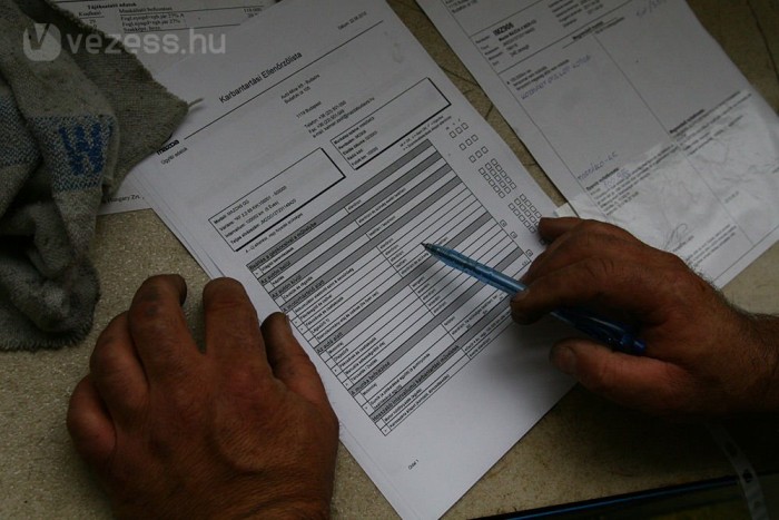 Szépen, sorban végigveszik a lista tartalmát