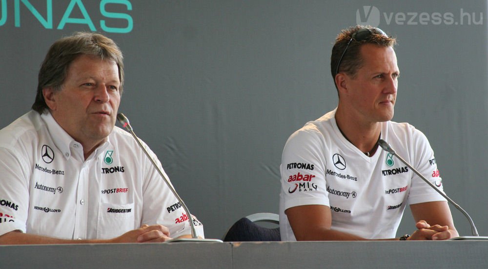 Nagy húzás volt Norbert Haug csapatfőnök részéről megnyerni Schumachert