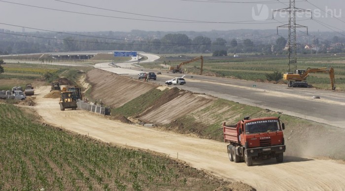 Csökken a transit forgalom