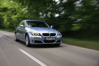 5,7 literrel előzi a sort százon