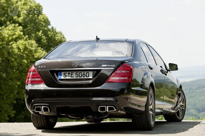 Turbóval sportosít a luxus-Merci 7 | Vezess Turbóval sportosít a luxus-Merci 7