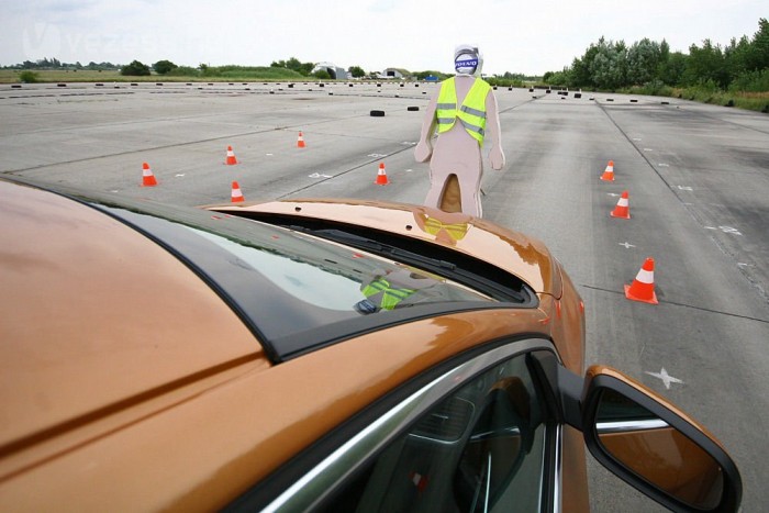 Teszt: Volvo S60 2.0T Summum 12 | Vezess Ha a fékre lépünk, a továbbiakban miénk a főszerep