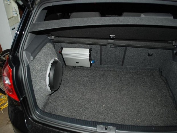 A csomagtartóban lenne a legjobb helyen, de terjedelmes tárgyak szállítása közben akadály lehet