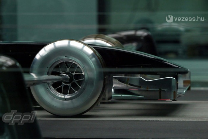 Engedély nélkül is készül az új F1-es 3