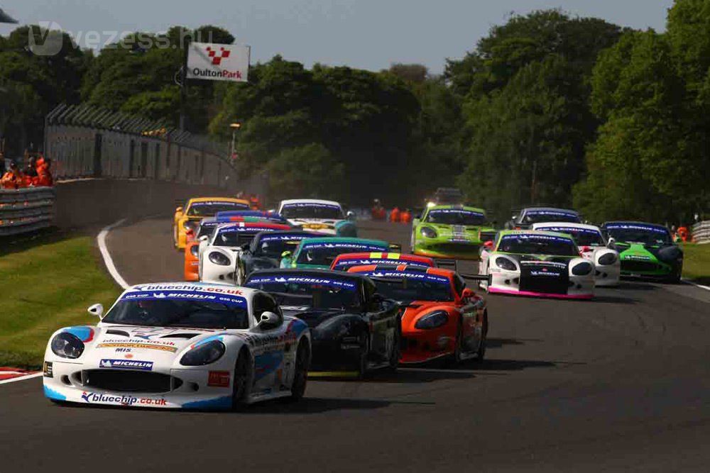 40314_310542_1000x700.jpg | Vezess | Vezess Nem sérült meg a sztártervező