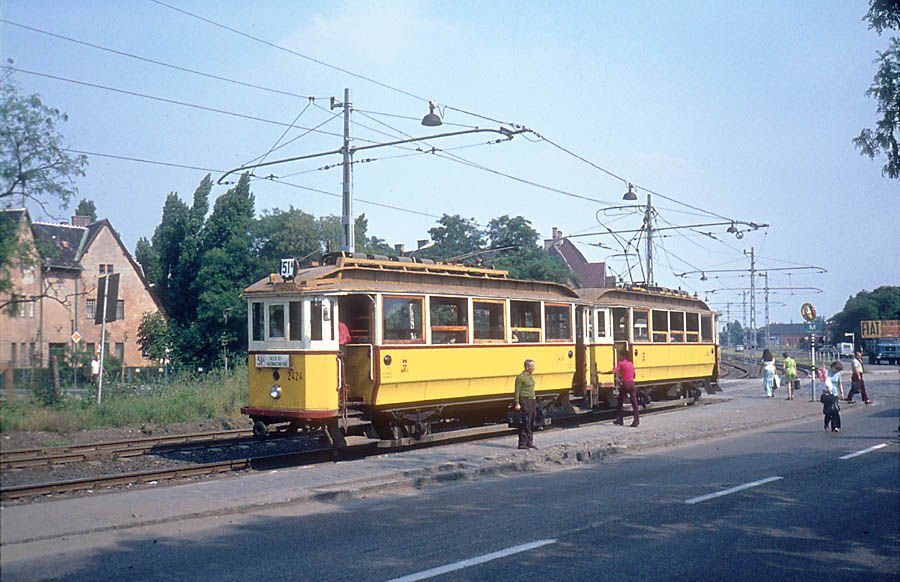 A zajvédőfal ellen tüntettek a Nagykőrösin 12