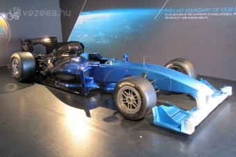 Forma-1-es autó hobbiversenyzőknek