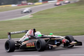 Az élen maradt a magyar tehetség