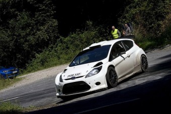 Tesztelik a legdurvább Fiestát - videó