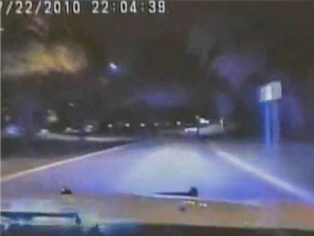 Rendőrautót törtek a menekülő tolvajok