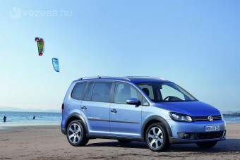 Terepfazon a VW Tourannak