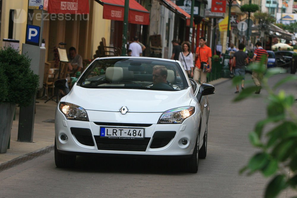 Teszten a legdrágább Renault Mégane 7