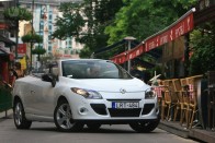 Teszten a legdrágább Renault Mégane 50