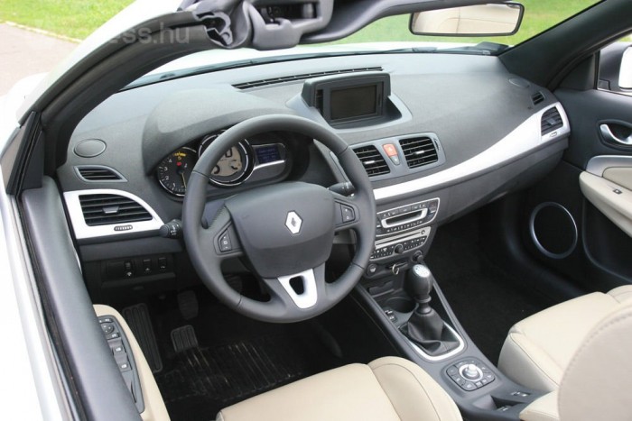 Teszten a legdrágább Renault Mégane 7