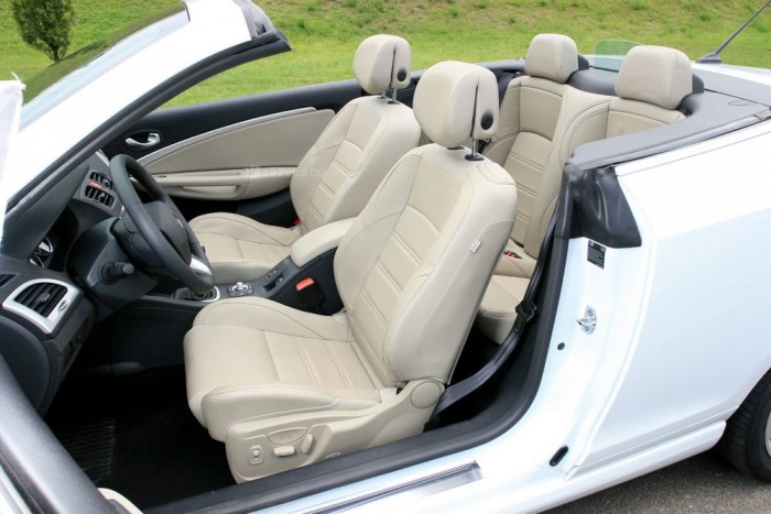 Teszten a legdrágább Renault Mégane 15