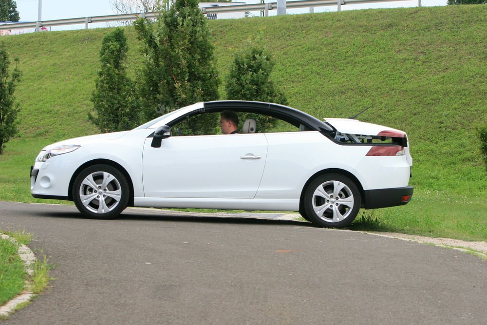 Teszten a legdrágább Renault Mégane 28