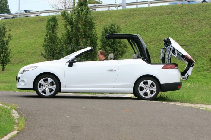 Teszten a legdrágább Renault Mégane 8