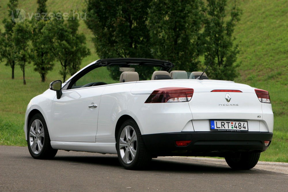 Teszten a legdrágább Renault Mégane 37