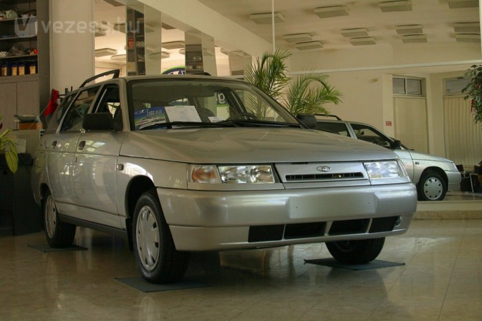 Húsz év alatt mintegy 59 500 autót értékesített az importőr 