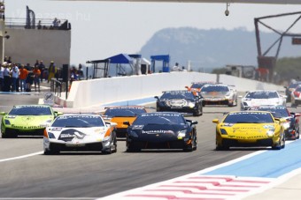 Magyar sztárok Lamborghinivel száguldanak