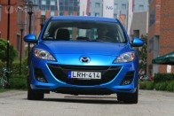 5,2 millió forintot kóstál a legolcsóbb dízelmotoros Mazda3, a csúcsmodellként megkapott tesztautó listaára 6 039 900 Ft volt