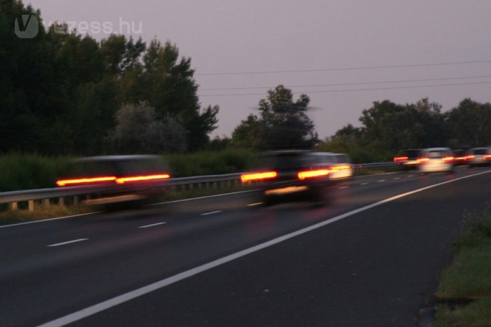 TOP 10: bunkóságok autóban 10 | Vezess Sokan ráhajtással próbálnak előretörni autópályán