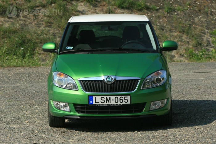 Jobb a TDI Skodánál a turbós benzines? 6 | Vezess Szélesebbnek és alacsonyabbnak mutatják az autót a nyújtott lámpák