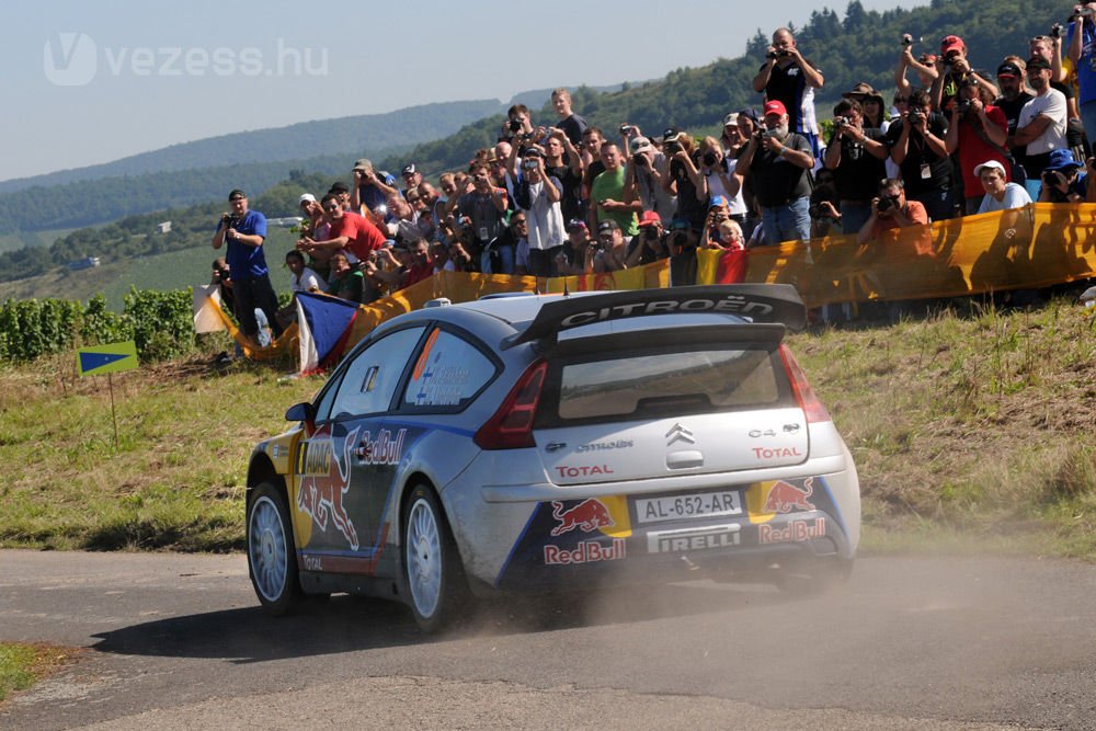 Loeb a rekordgyőzelem kapujában 21