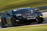 Mindössze 8 perc választotta el Michelisz Norbertet, hogy a Lamborghini Blancpain Super Trofeo történetének első magyarországi futamán rögtön a dobogóra álljon.