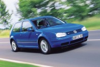 Volkswagen Golf IV, a kategóriateremtő. Talán túlságosan is ragaszkodik a jól ismert Golf formához.